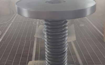 Lakierowanie makiet i figur reklamowych.