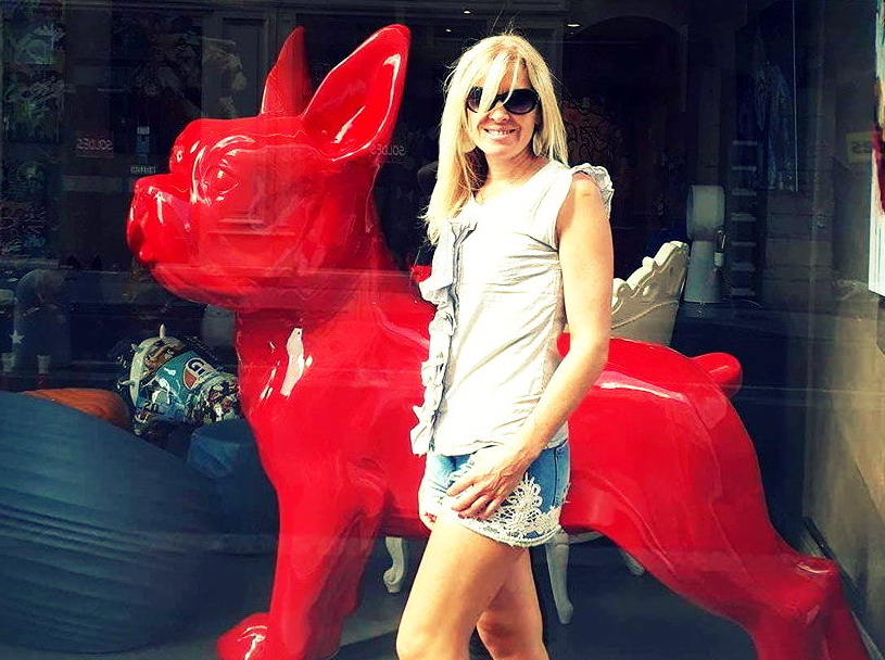 pies Duża figura Bulldoga Francuskiego, wersja jednokolorowa 4 pies Duża figura Bulldoga Francuskiego, wersja jednokolorowa