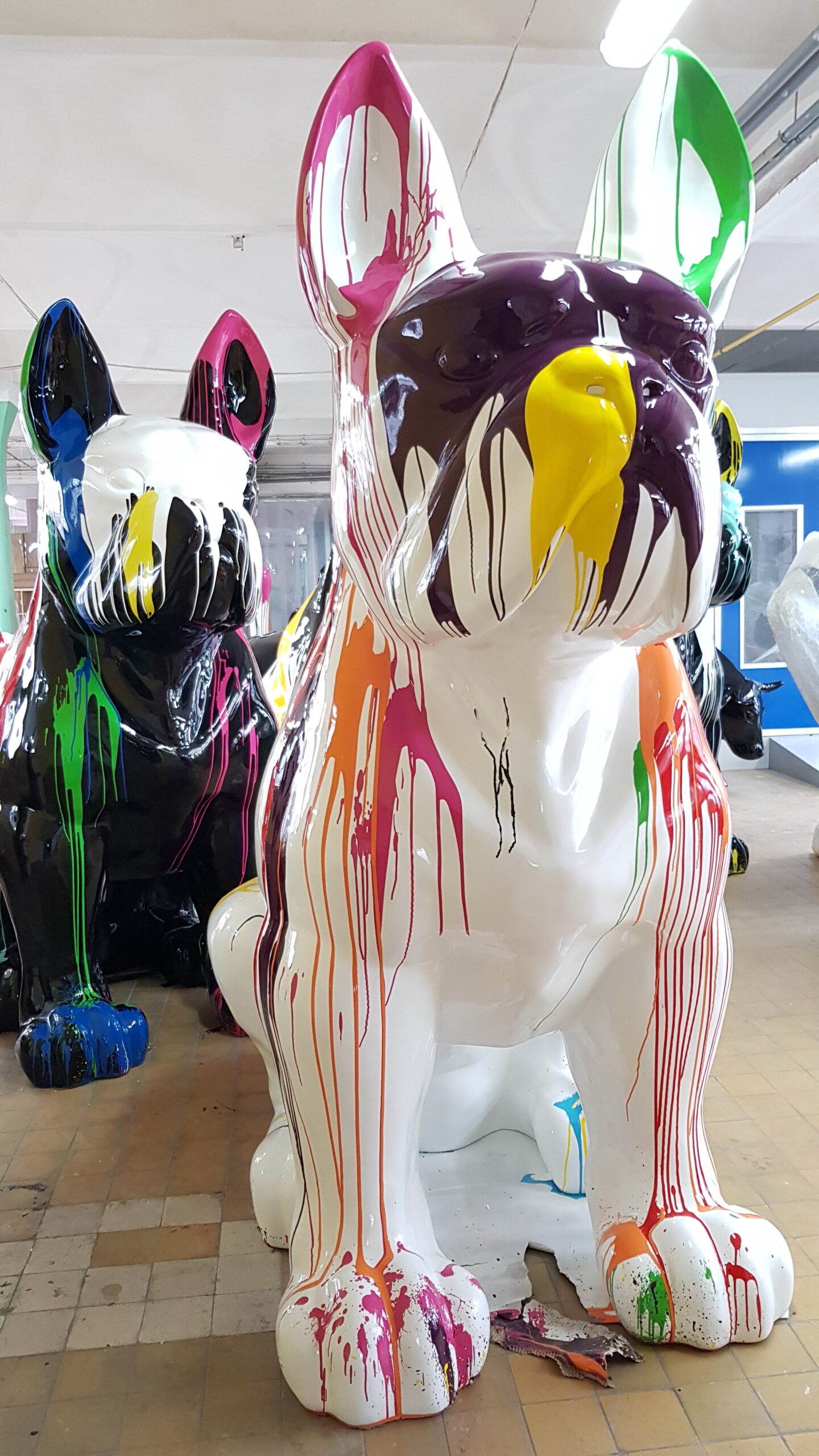 Gigantyczny pies Bulldog, figura 3D multikolor 3 Gigantyczny pies Bulldog, figura 3D multikolor