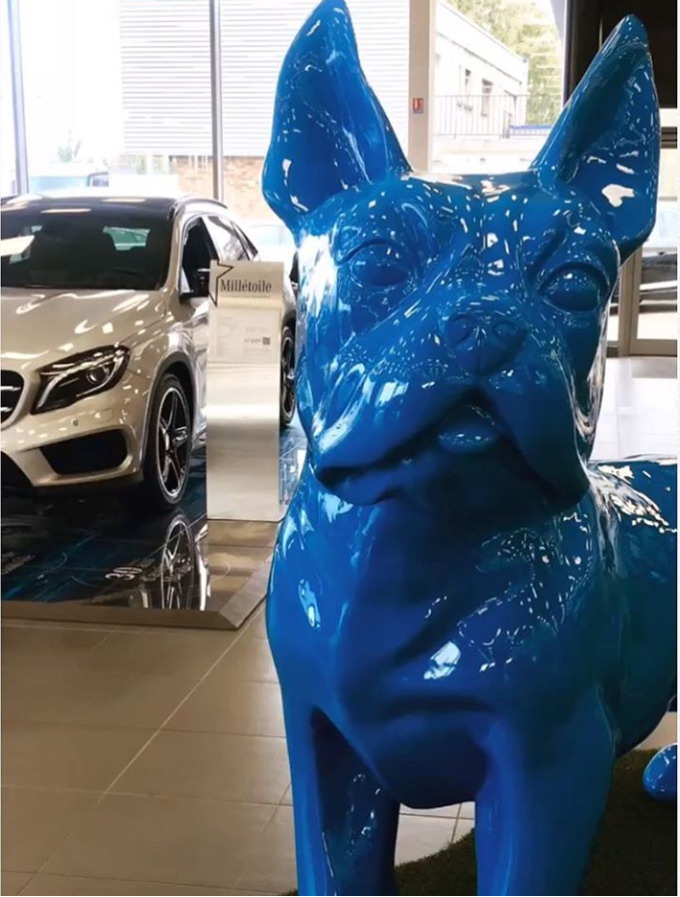 pies Duża figura Bulldoga Francuskiego, wersja jednokolorowa 2 pies Duża figura Bulldoga Francuskiego, wersja jednokolorowa