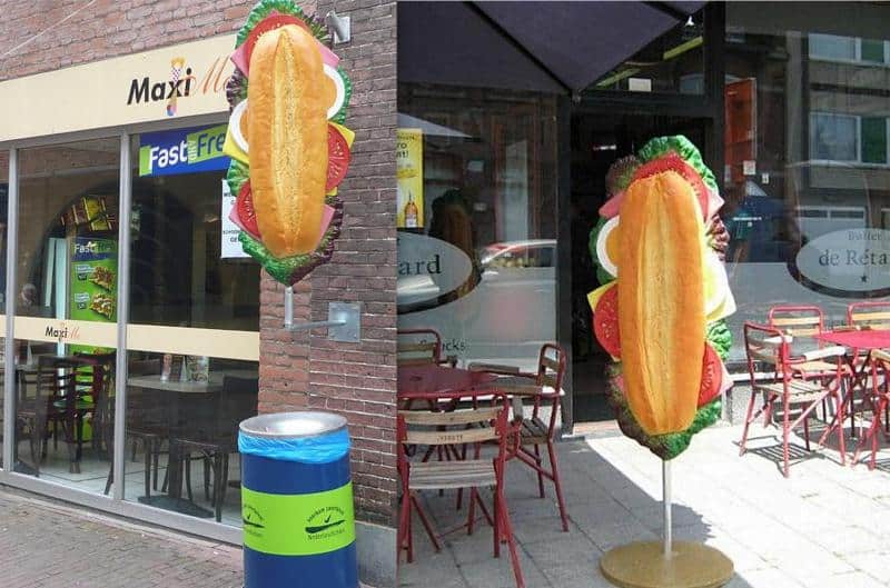 Sandwich - Kanapka 5 Przykładowy hot dog na znaku przed wejściem do restauracji.