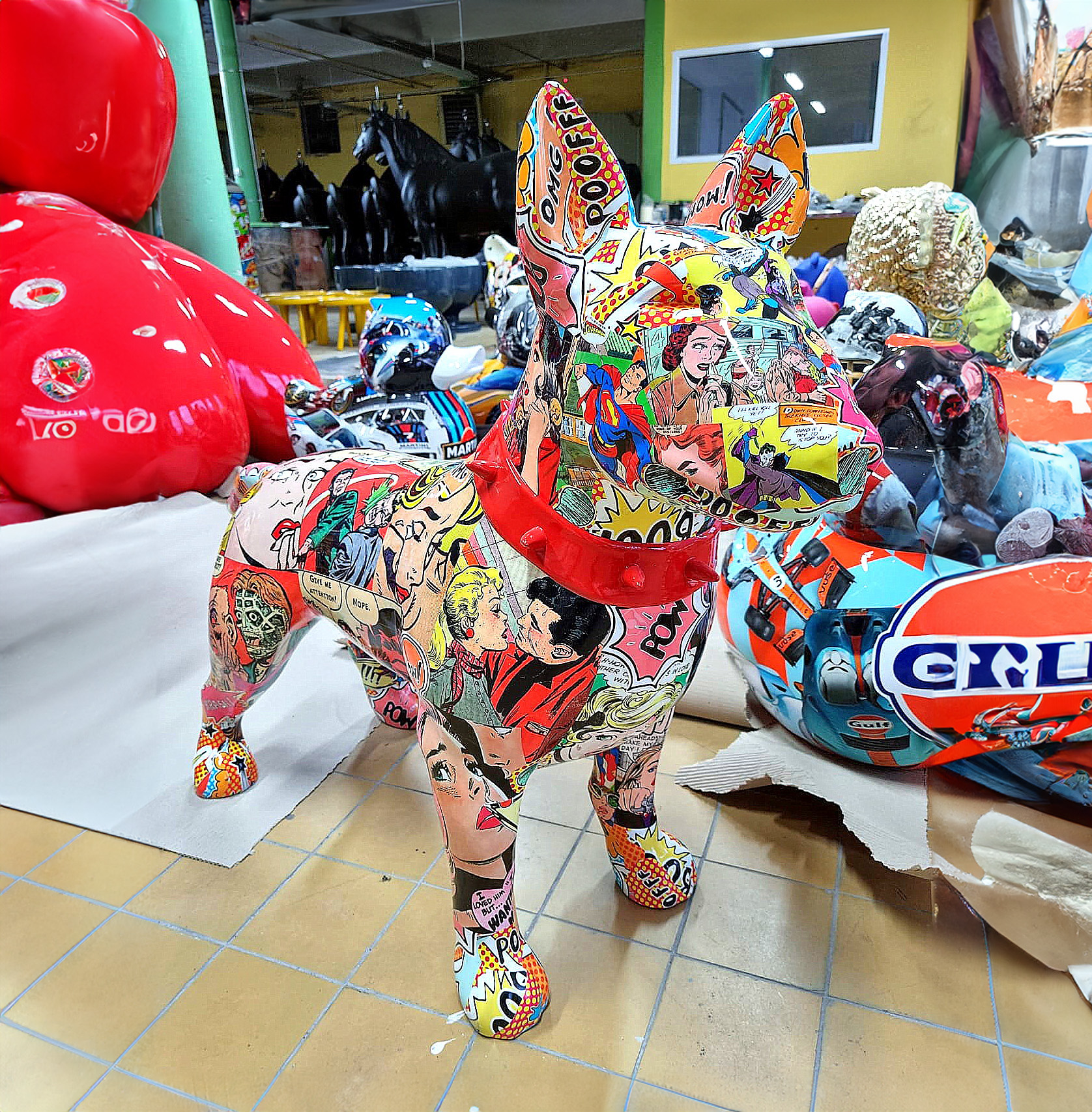 Figura dekoracyjna pies Bulterier stojący - pop-art 2 Figura dekoracyjna pies Bulterier stojący - pop-art