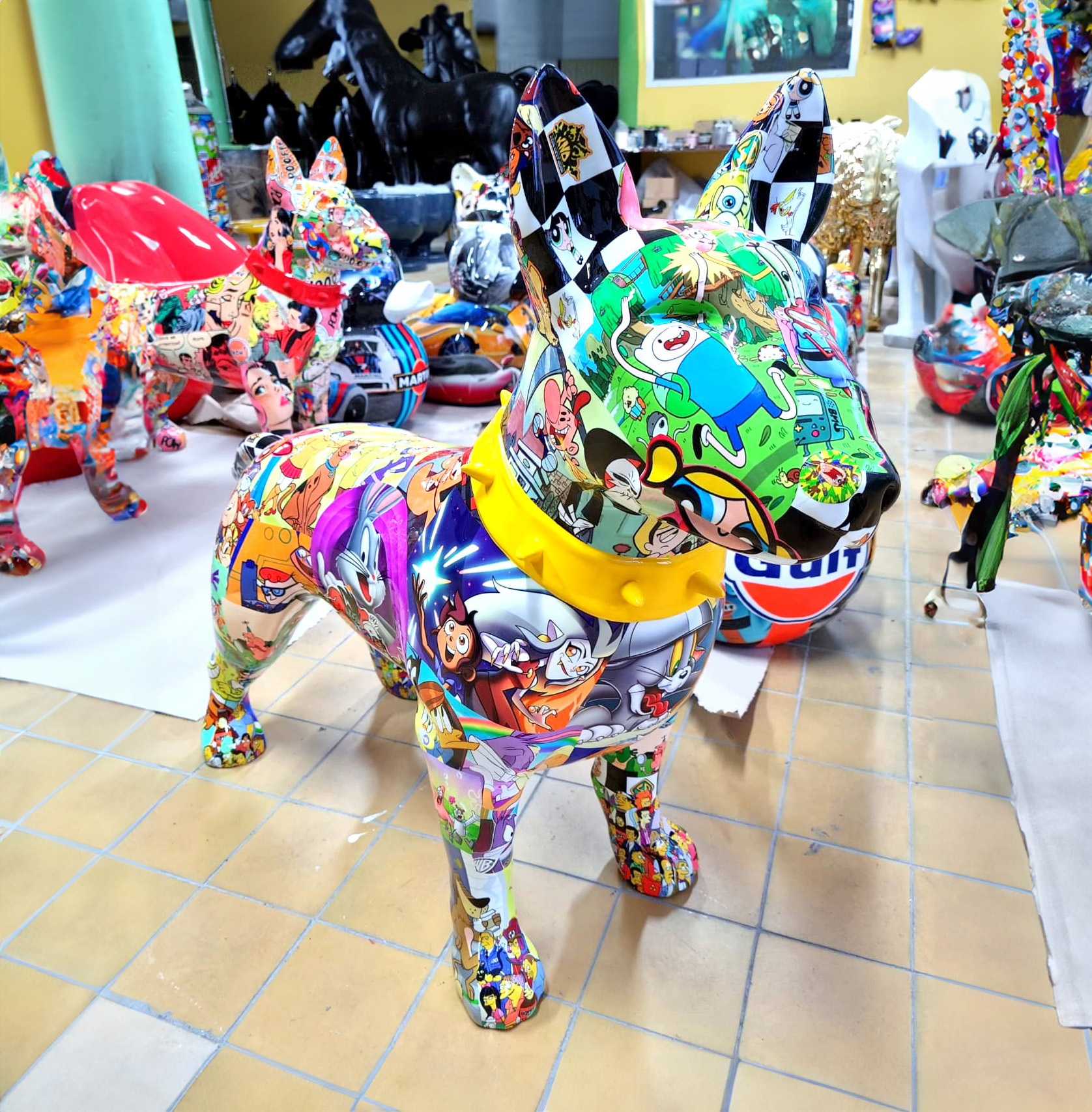 Figura dekoracyjna pies Bulterier stojący - pop-art 1 Figura dekoracyjna pies Bulterier stojący - pop-art