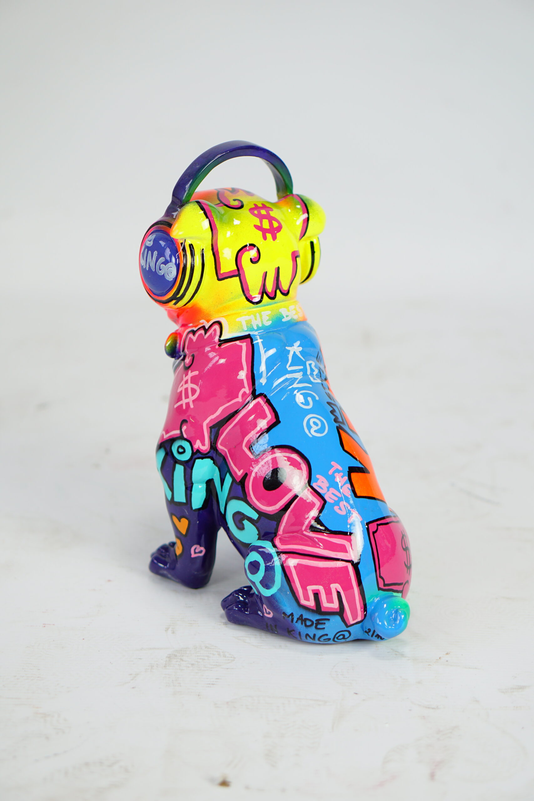 pies Bulldog ze słuchawkami „Kinga” - pop art 2 pies Bulldog ze słuchawkami „Kinga” - pop art