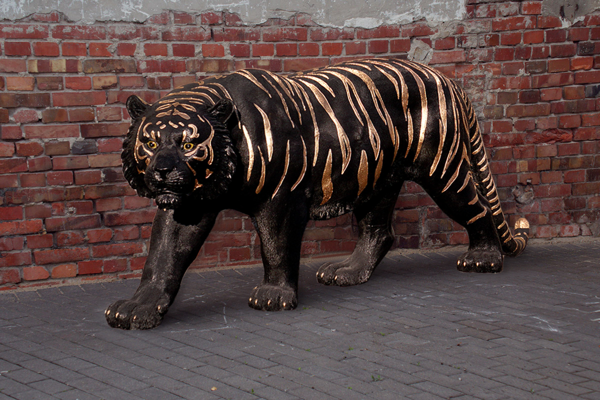 Czarny tygrys stojący - złoty trash 1 Czarny tygrys stojący - złoty trash