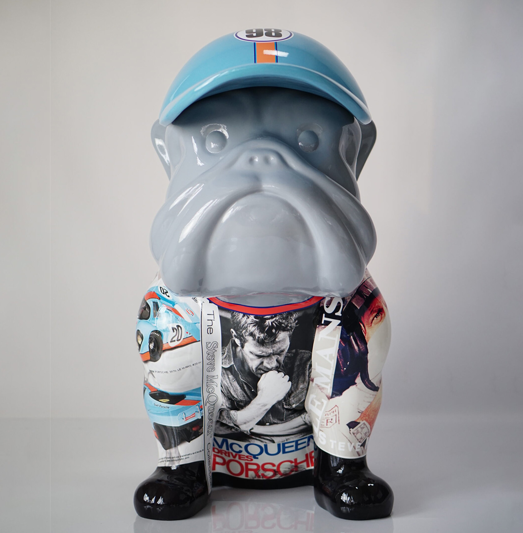 pies Bulldog z czapka - McQueen 2 pies Bulldog z czapka - McQueen