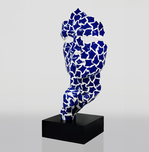 Duża maska na podstawie – w niebieskie łaty